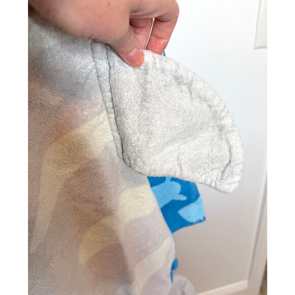 Stephen Joseph Kids Toddler Carter Embroidered Shark Bath Beach Towel Gray Blue - Picture 7 of 9